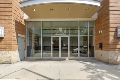 950 W MONROE Street, Chicago, IL 60607