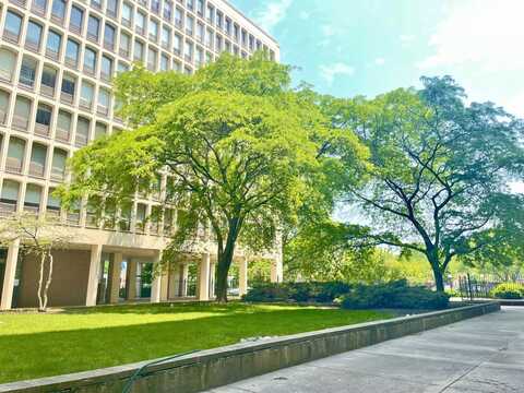 1450 E 55th Place, Chicago, IL 60637
