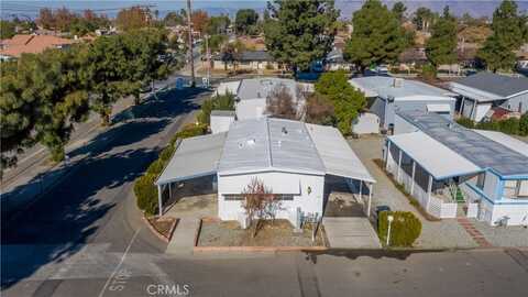 725 W THORNTON Avenue W, Hemet, CA 92543