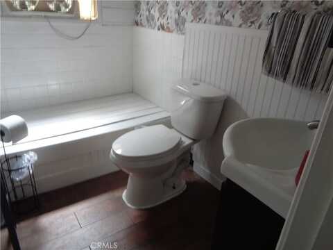 19613 Schoolcraft Street, Reseda, CA 91335