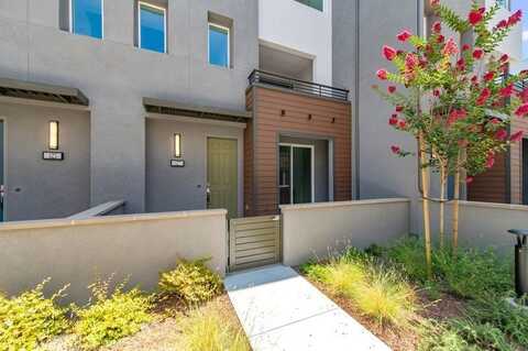 627 S Lyon, Santa Ana, CA 92705