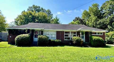 506 Hickory Street SE, Hartselle, AL 35640