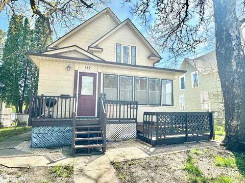 117 S Monroe, Mason City, IA 50401