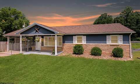 18 Ash Street, Lost Creek, WV 26385