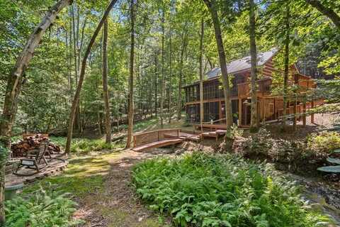 136 Honeysuckle Way, Blue Ridge, GA 30513
