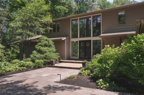 28726 Gates Mills Boulevard, Pepper Pike, OH 44124