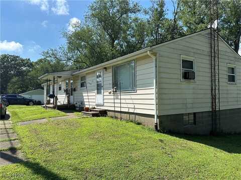 607 Harrison Street, Louisville, OH 44641