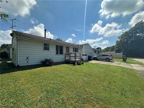 512 Harrison Street, Louisville, OH 44641