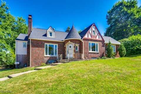 3153 Landscape Circle NW, Canton, OH 44709