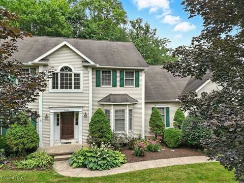 2064 Forest Edge Drive, Cuyahoga Falls, OH 44223