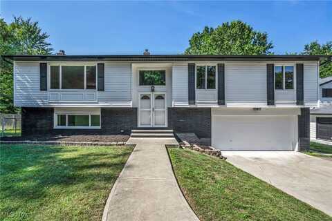 805 Bittersweet Drive, Seven Hills, OH 44131