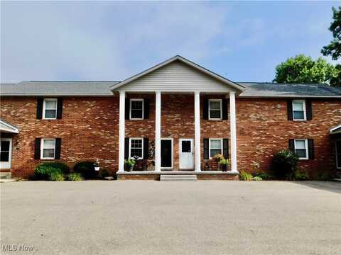 1246 W Maple Street unit: 4A, North Canton, OH 44720