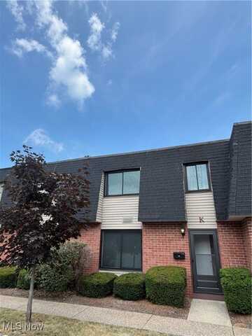 216 Moore Road unit: 1K, Avon Lake, OH 44012