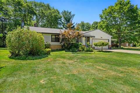 64 Oviatt Drive, Northfield Center, OH 44067