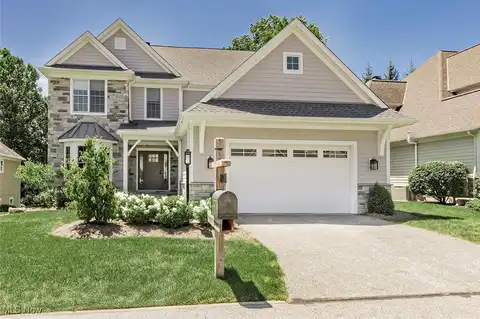 7499 Creekview Trail, Chagrin Falls, OH 44023