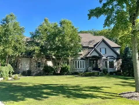 11830 Starbush Court, Chagrin Falls, OH 44023