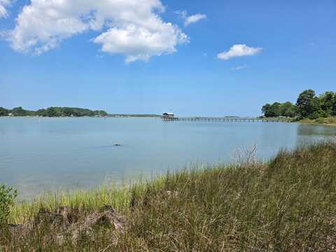000 Horn Harbor Avenue, Mathews, VA 23125