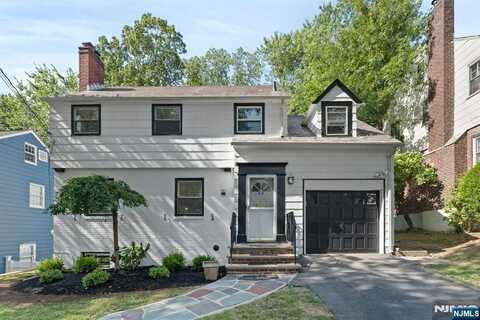 42 Grayson Place, Teaneck, NJ 07666
