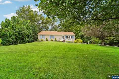 4 Crest Hill Drive, Sussex, NJ 07461
