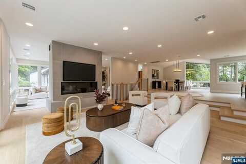 203 Leroy Street, Tenafly, NJ 07670
