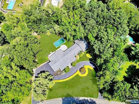 203 Leroy Street, Tenafly, NJ 07670
