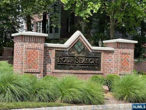 206 Four Seasons Drive 206, Wayne, NJ 07470