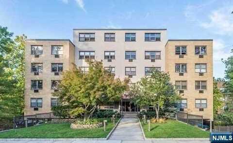 300 Lookout Avenue C4, Hackensack, NJ 07601