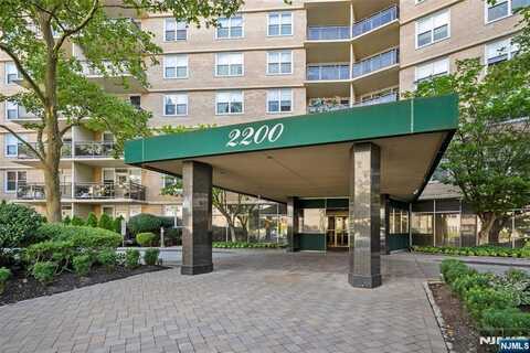 2200 N Central Road 12F, Fort Lee, NJ 07024