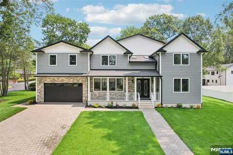 492 Oaktree Road, Oradell, NJ 07649