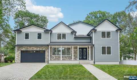 492 Oaktree Road, Oradell, NJ 07649