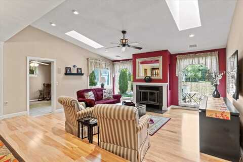 40 Walden Pond Drive, Nashua, NH 03064