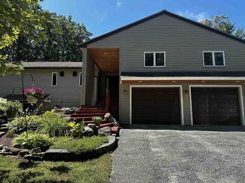 11 Mckinney Drive, Hudson, NH 03051