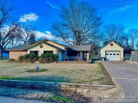 525 W Chestnut Street, Coweta, OK 74429