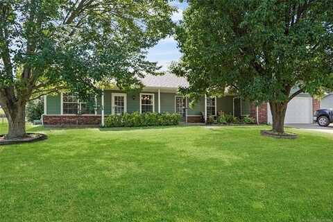 25296 S Holliday Drive, Claremore, OK 74019