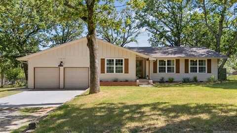 15852 E 450 Road, Claremore, OK 74017