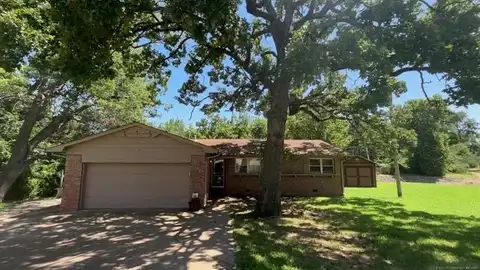 5353 S 33rd West Avenue, Tulsa, OK 74107