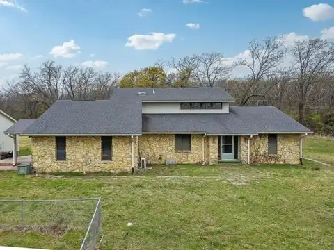 25777 S 220 Road, Henryetta, OK 74437
