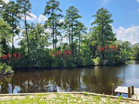 241 Highwood Lane, New Bern, NC 28562