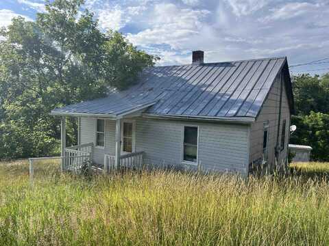 1009 5TH Street, Pulaski, VA 24301