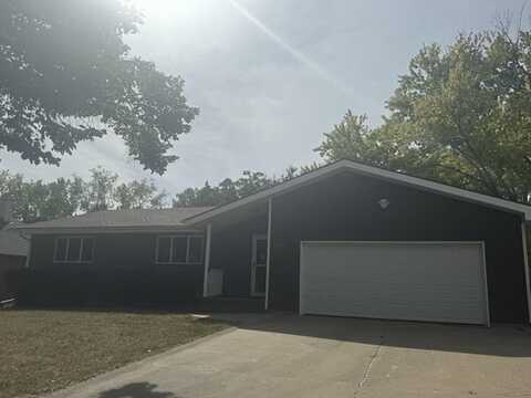 3243 Cheyenne Blvd, Sioux City, IA 51104