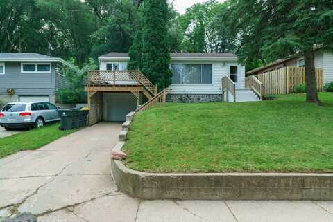 3638 GRANDVIEW BLVD, Sioux City, IA 51104