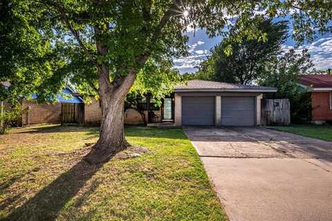 1121 Harrington Drive, Moore, OK 73160