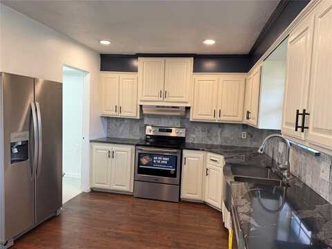 9901 HUMMINGBIRD Lane, Oklahoma City, OK 73162
