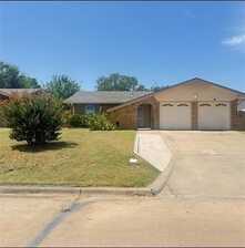 2410 NW Norman Circle, Lawton, OK 73505