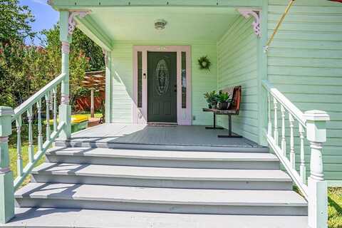 305 Scurlock Street, Grandview, TX 76050