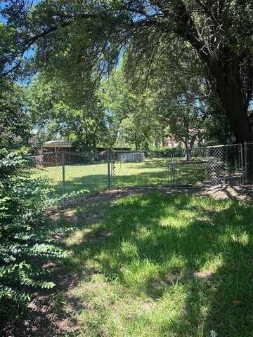 535 E Sears Street, Denison, TX 75021