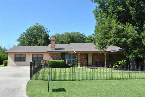 102 Aztec Circle, Comanche, TX 76442