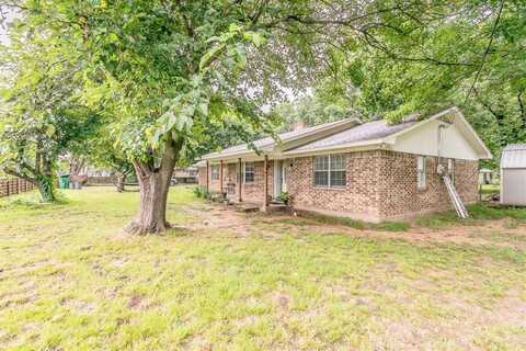 904 Sherman St, Tioga, TX 76271