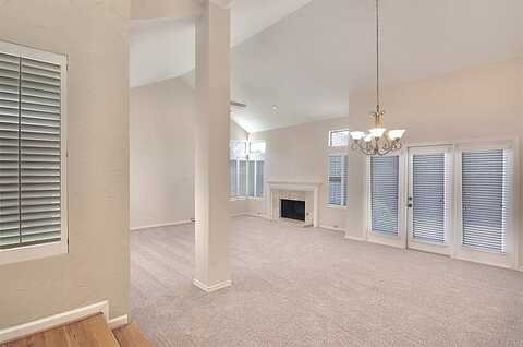 5806 Smoke Glass Trail, Dallas, TX 75252