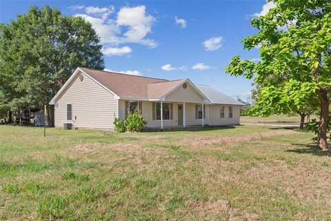 1833 W White Oak Road, West, TX 76691